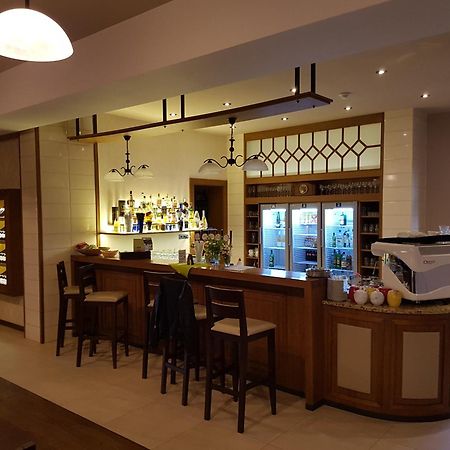 Hotel Franz Rejviz Bagian luar foto