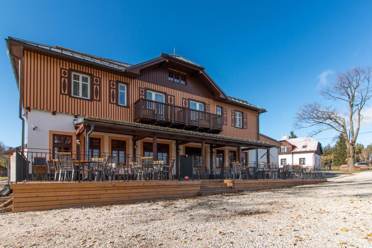 Hotel Franz Rejviz Bagian luar foto
