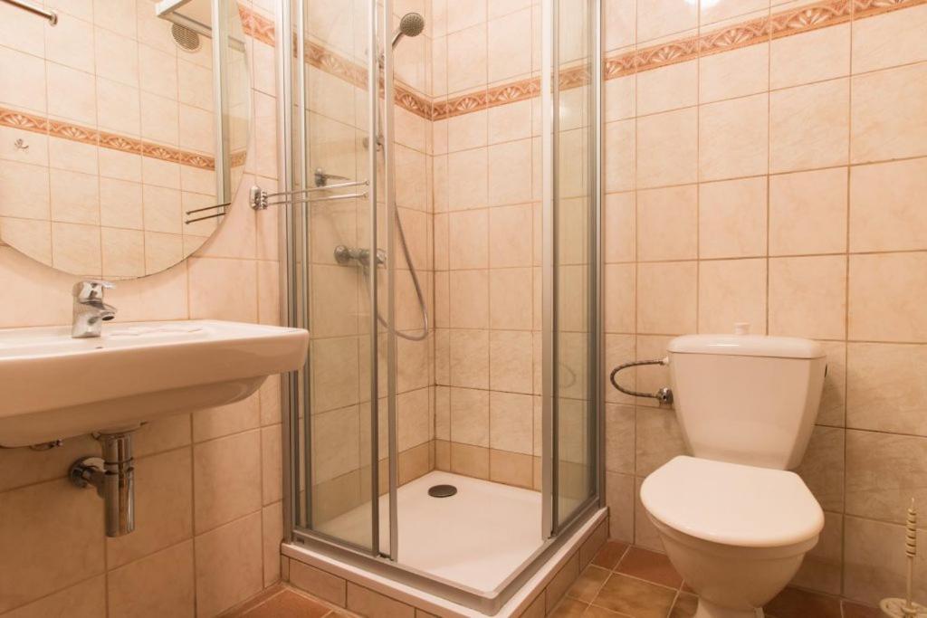 Hotel Franz Rejviz Bagian luar foto