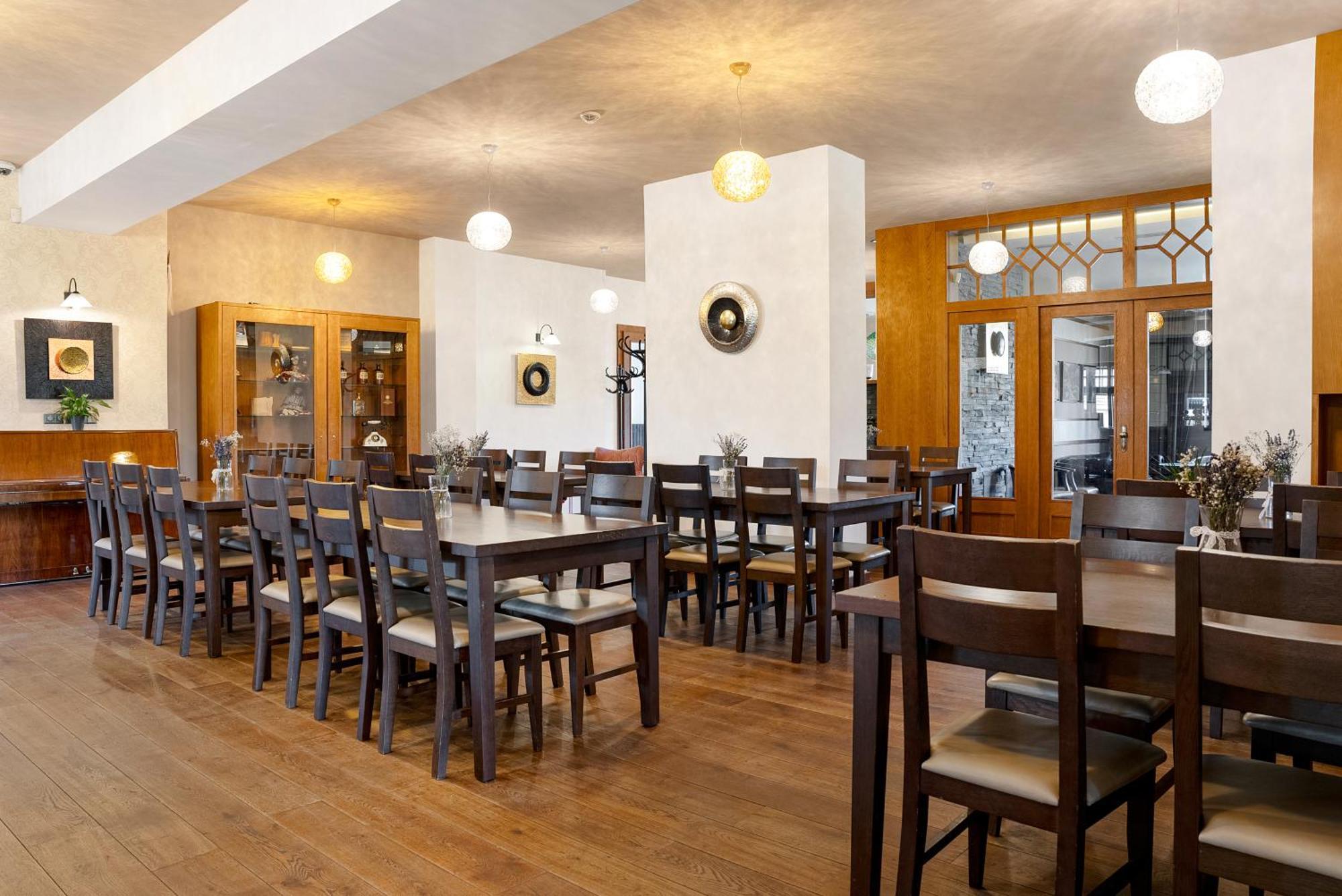 Hotel Franz Rejviz Bagian luar foto