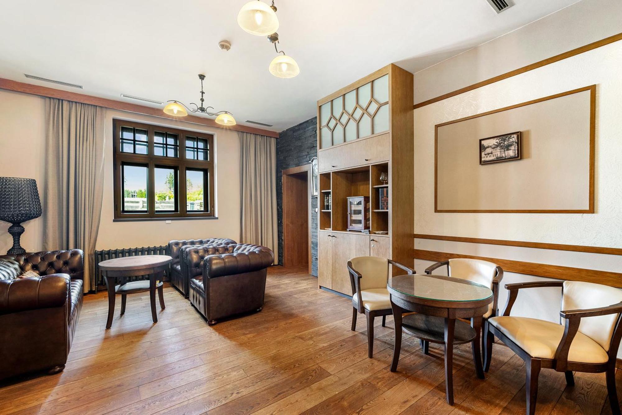 Hotel Franz Rejviz Bagian luar foto