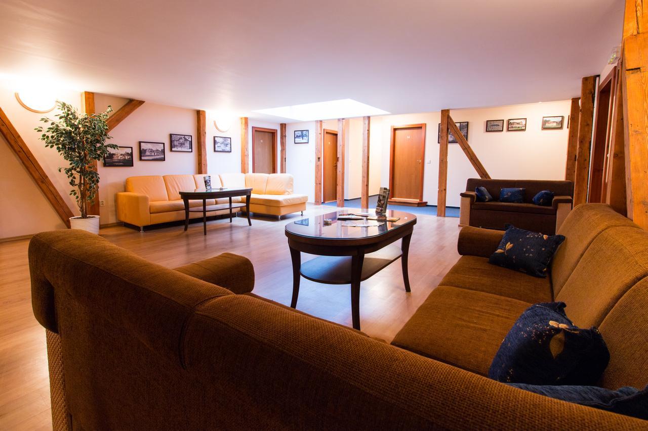 Hotel Franz Rejviz Bagian luar foto